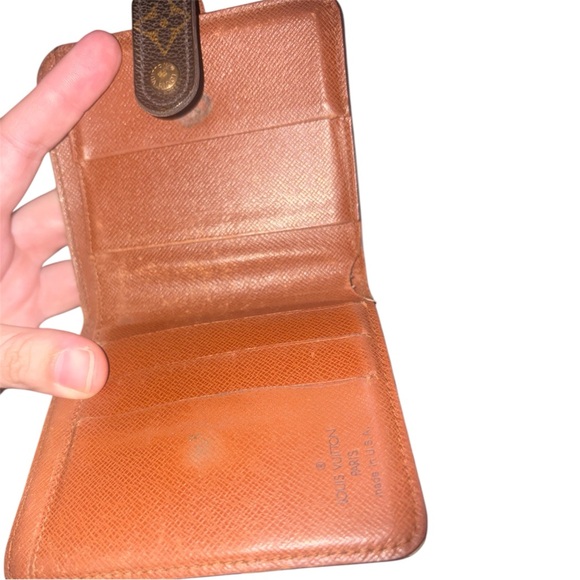 Authentic Louis Vuitton Wallet (Signs of wear shown in pictures & video) - Picture 5 of 8